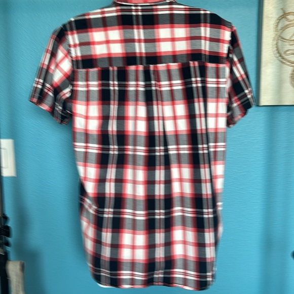 Men’s collared flannel button up shirt - Picture 3 of 3